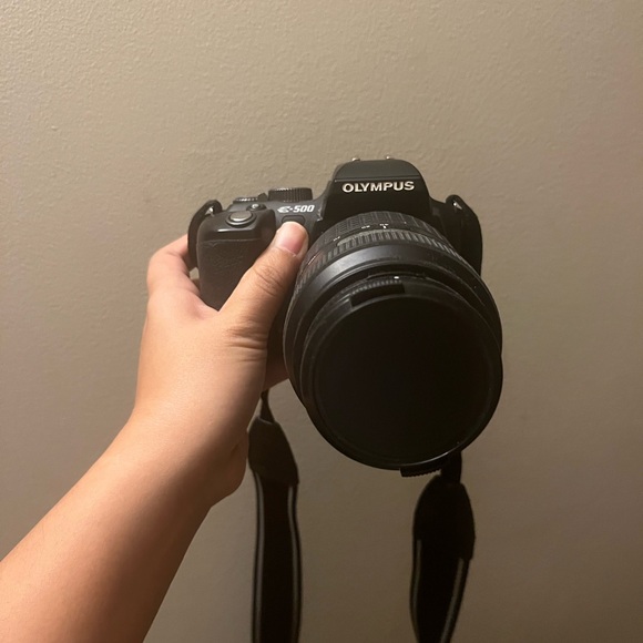 Sold*** Olympus E500 - Picture 1 of 3